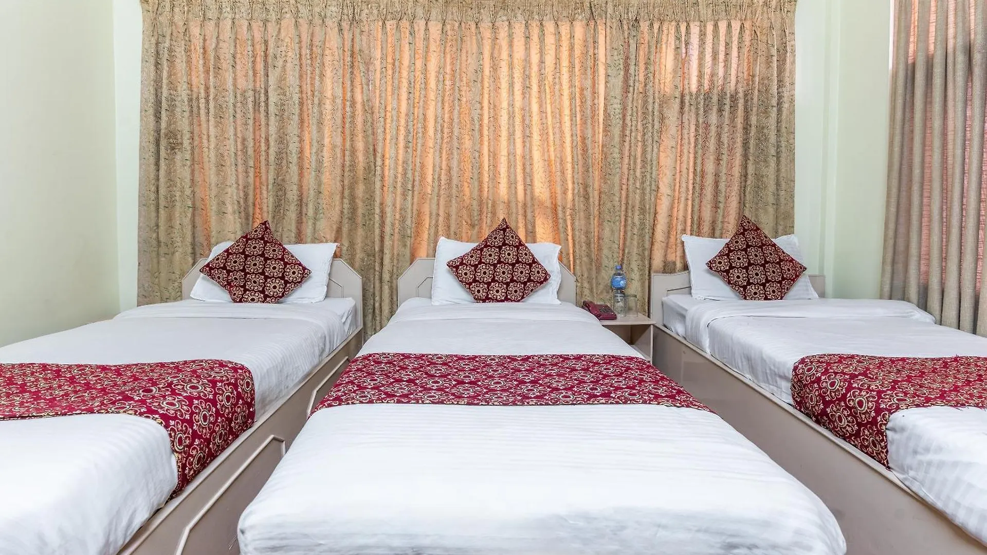 Oyo 831 Hotel Mission Inn Pvt Ltd カトマンズ 3*,  ネパール